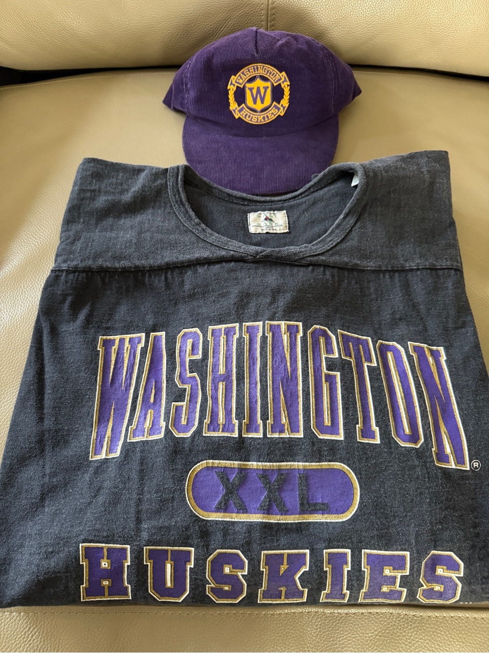 Vtg Galt Sand UW Washington Huskies black Football Top XL & purple Baseball Cap